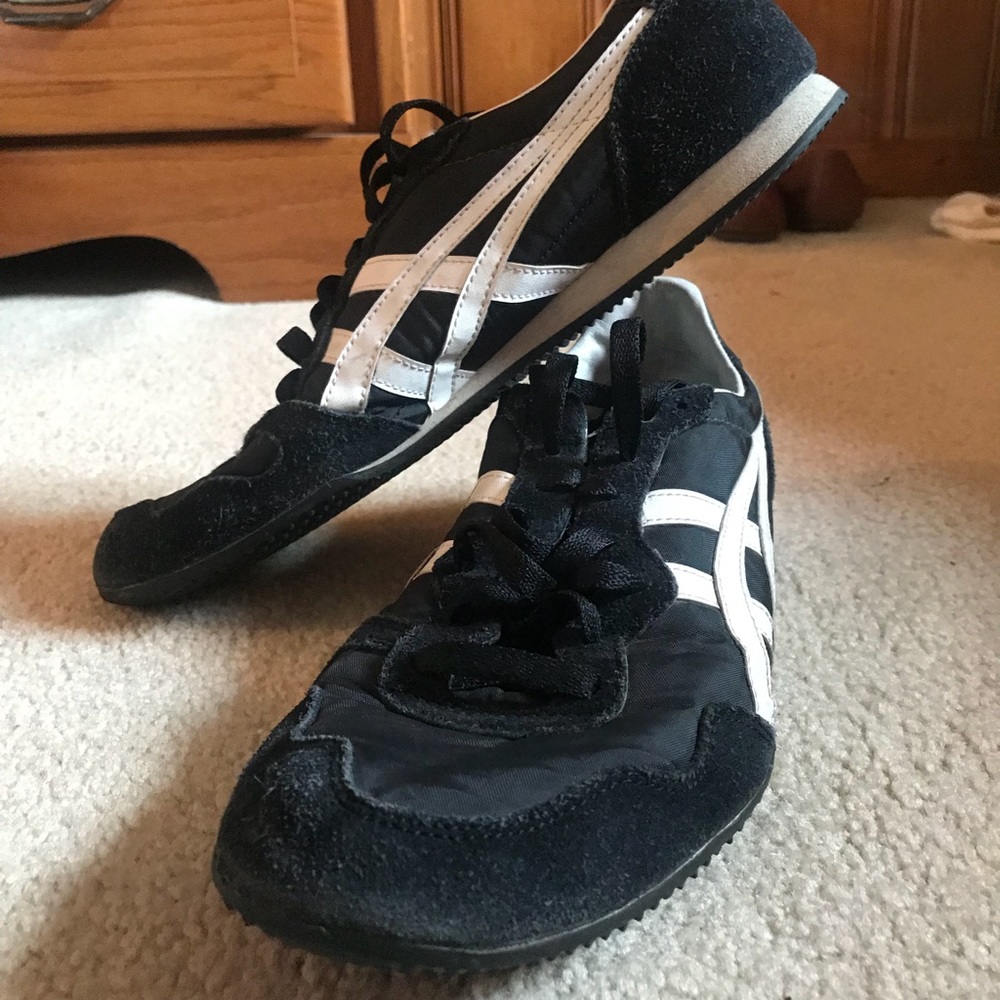 Black Onitsuka Tiger Serrano Classics